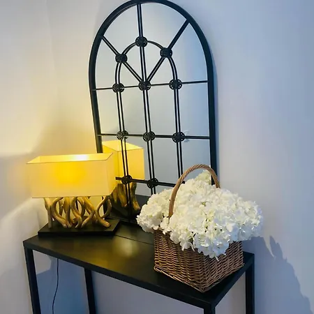 C'est Maison Bleue Apartment