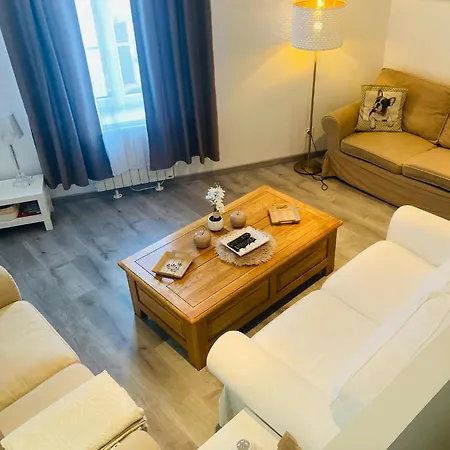 C'est Maison Bleue Apartment