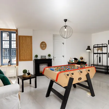 C’est Maison Bleue