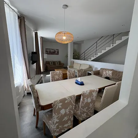 Apartment C'est Maison Bleue
