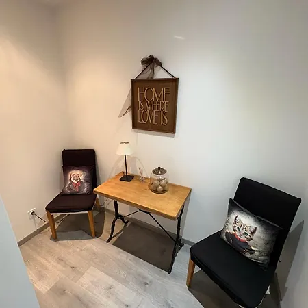 C'est Maison Bleue Apartment