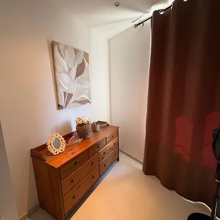 C'est Maison Bleue Apartment *