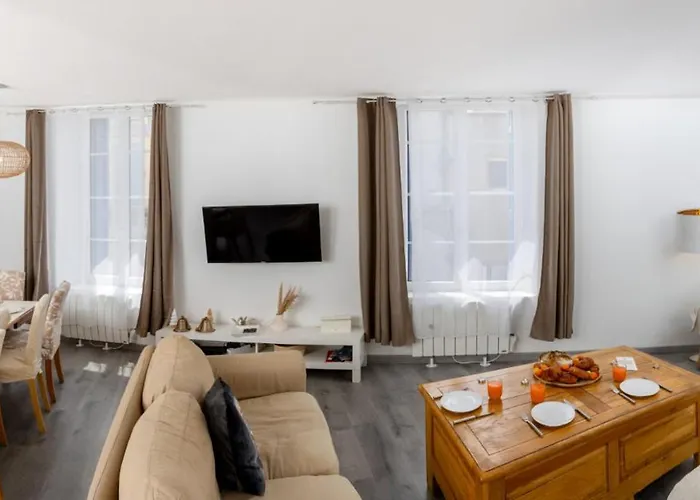 C'est Maison Bleue *