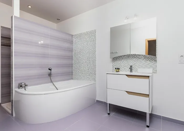 C'est Maison Bleue Apartment