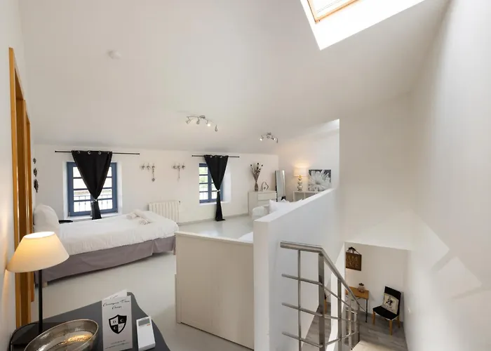 C'est Maison Bleue Apartment